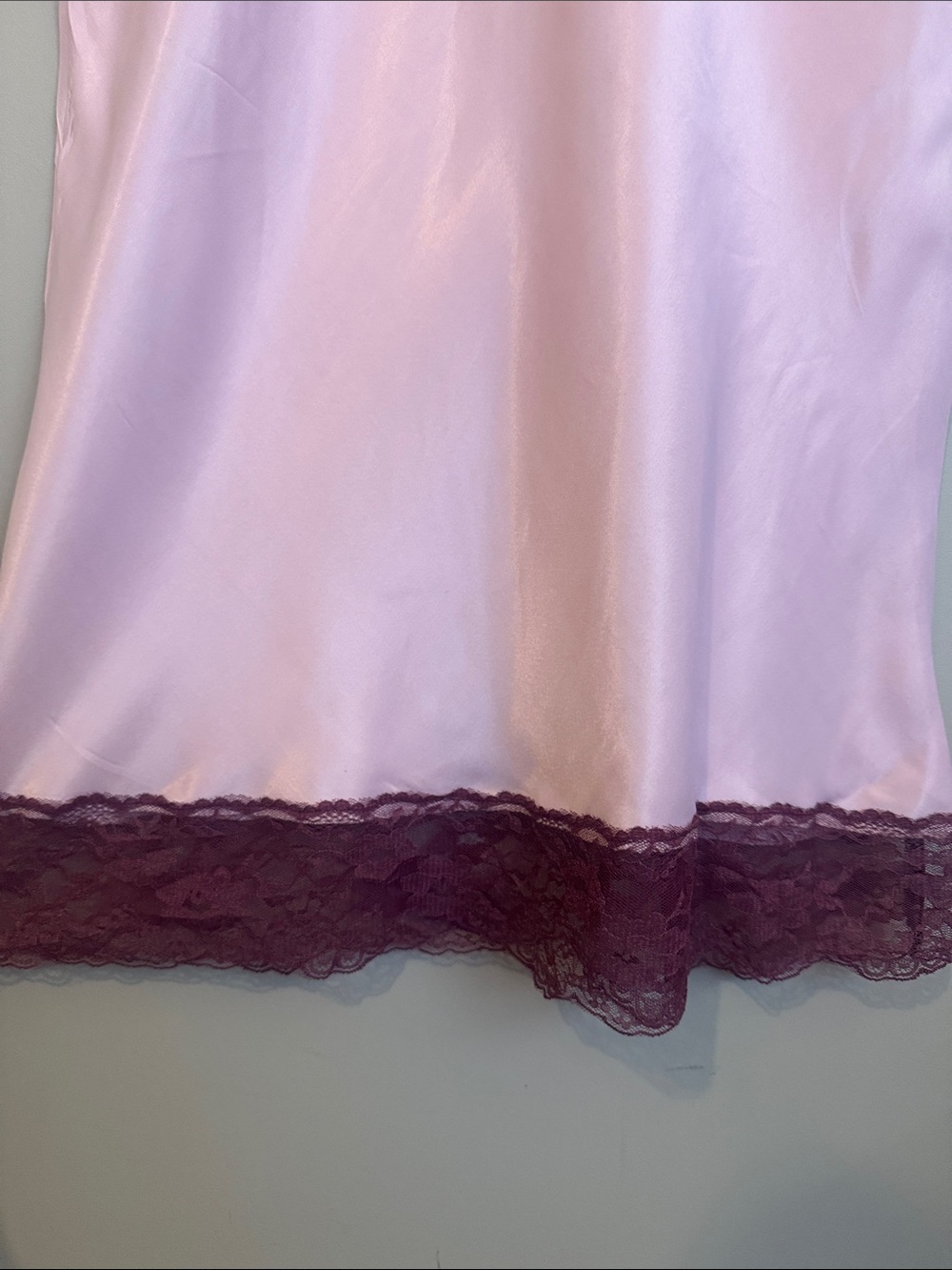 NWOT- Topshop satin bias maxi skirt in pink with burgundy lace, size US 8 - Picture 8 of 12